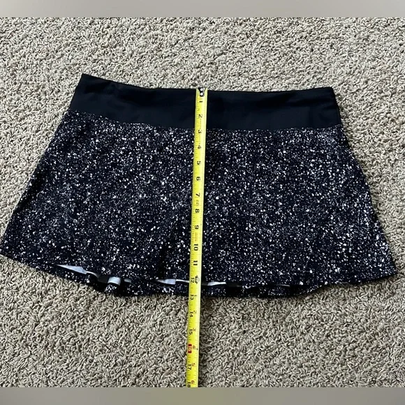 Lululemon Circuit Breaker Skirt (Regular)
Splatter White Black / Black Size 10 - Picture 14 of 16